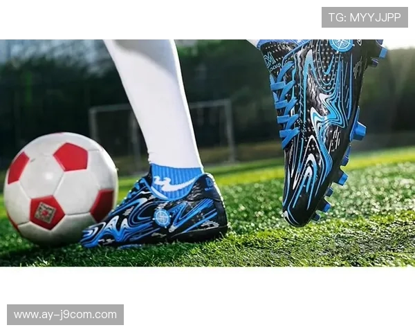 足球比赛中为什么要穿钉鞋它对运动员发挥有什么重要作用